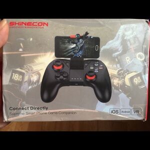 Shinecon SC-B04 Bluetooth wireless gamepad.